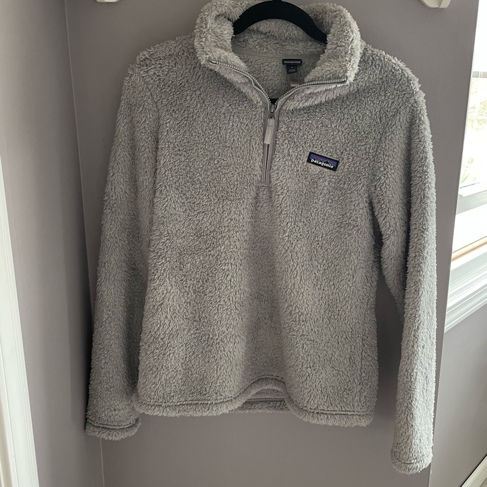 Patagonia fuzzy grey quarter zip